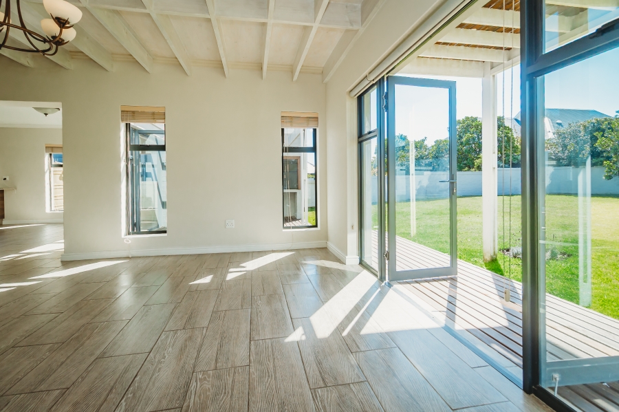 3 Bedroom Property for Sale in Kraaibosch Country Estate Western Cape